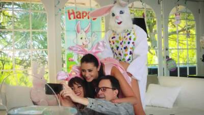 Bunny - Threesome teaches sex first time Uncle Fuck Bunny - icpvid.com