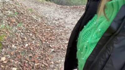 My Girlfriend Gives Me A Blowjob In The Forest And I Cum In Her Mouth - txxx.com - Italy