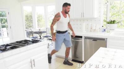 Slutty Housewife Fucked By 2 Bi Handymen - upornia.com