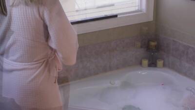 Playing In The Bathtub - Katelynnheart - hclips.com