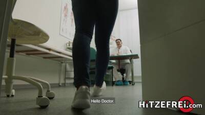 Lilli Vanilli fucked by her doctors big cock - sexu.com - Germany