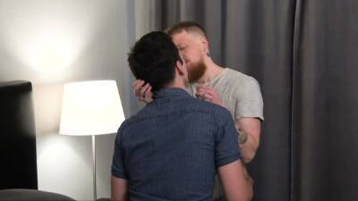 Stevie Trixx licks wet pussy of transman Jonah Wheeler - icpvid.com