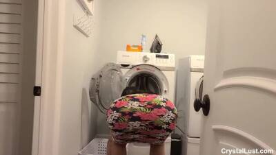 Crystal Lust - Fucking Stuck Stepmom in The Washing Machine - veryfreeporn.com