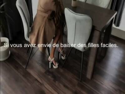 Une escorte que je baise directe sur la table de mon salon - drtuber.com - France