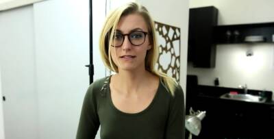 Alexa Grace - Worshipped blonde Alexa Grace blowing love rocket well - drtuber.com