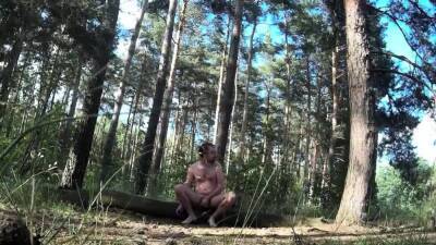 Caught masturbating in the woods - nvdvid.com