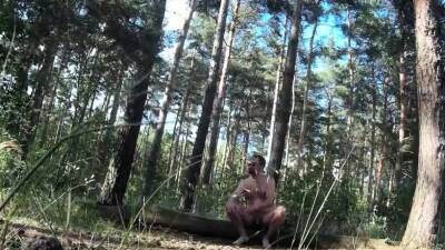 Caught masturbating in the woods - icpvid.com