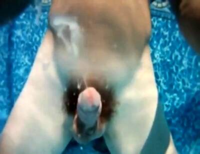 23 Massive squirts underwater - drtuber.com