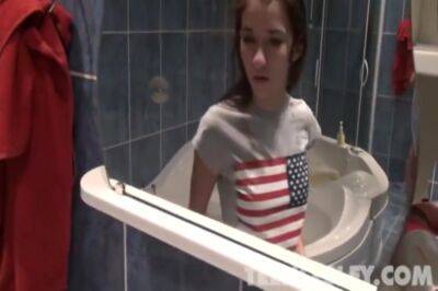 Showering Teen Hottie Pleasures Herself - upornia.com