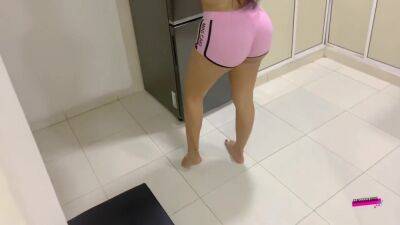 Spying On My Neighbor Before Her Husband Arrives (cameltoe) - upornia.com - Colombia