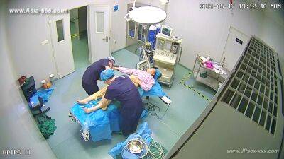 Peeping Hospital patient.7 - hclips.com