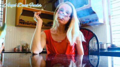 Hot Blonde Milf Love To Keep Smoking After Swallowing Warm Cum - hclips.com