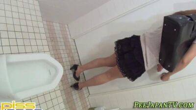 Japan babe urinating in toilet - sunporno.com - Japan