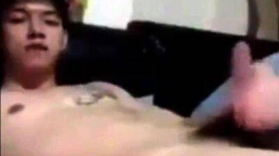 asian twink jerking off on bed on cam (1'12'') - drtuber.com