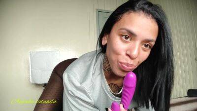 Joi-anja Puta Mandona Pedindo Gozada Na Boca Usando Brinquedinho Com Contagem Regressiva - hclips.com