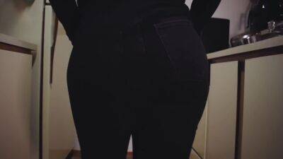 Wide Hips In Mom Fat Ass In Jeans Kitchen Strip 5 Min - upornia.com