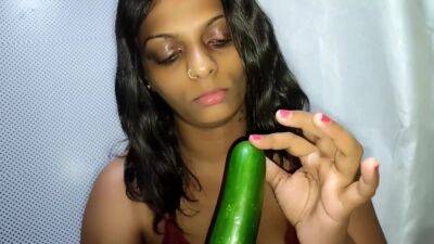 Sheron Solo Fun With Cucumber - hclips.com