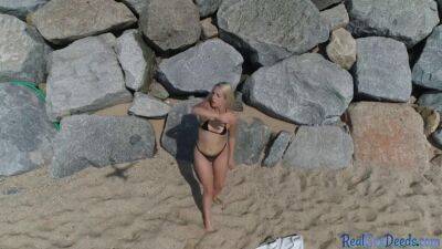 Public reality amateur slut POV fucked on the beach - sunporno.com