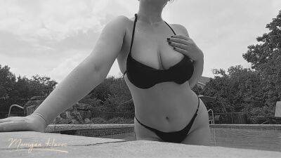 Boobs Tease At The Pool Black And White - upornia.com