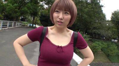 ショートカットヘアの笑顔が可愛い爆乳Jカップ変態美少女 - senzuri.tube - Japan