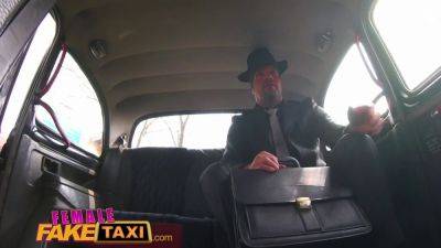 Vanessa Decker - Vanessa - Vanessa Decker gets her big ass pounded hard in the cab of her fake taxi - sexu.com - Czech Republic