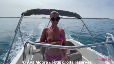 Ava Moore - Baise Risquee En Mer Sur Un Bateau French - upornia.com - France