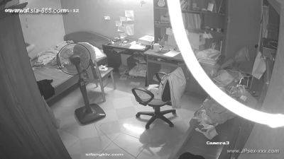Hackers use the camera to remote monitoring of a lover's home life.598 - hclips.com - China