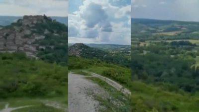 Je Suis Une Vraie Coquine Je Mexhibe Sur Montagne Avec Des Gens A Cote Mmmh Jadore - hclips.com