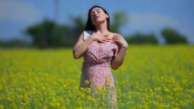 Sumiko - On The Meadow In Summer - hclips.com