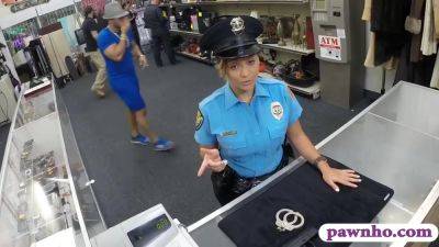 Latin Police Officer Banged By Pawn Dude For Some Money - hclips.com