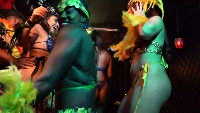 extreme carnaval DP fuck and squirting party orgy - drtuber.com - Italy - Brazil