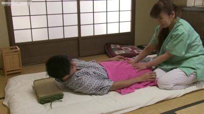 06K1323-Get a blowjob from a mature massage therapist on a business trip - senzuri.tube