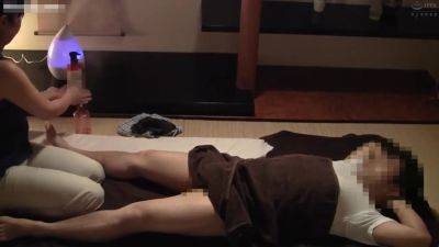 02K2123-Get a hand job from a visiting mature masseuse - senzuri.tube