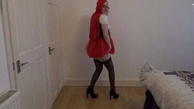 Slutty Red Riding-hood Does A Striptease - upornia.com - Britain