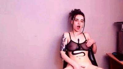 Tattooed Babe pleasures her wet pussy - drtuber.com