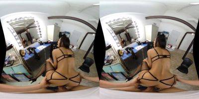 Kylie Le Beau - Camera Shy #Vrsmartphone #pov #MILF - drtuber.com