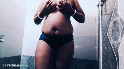 Deshi Hot Bhabhi Indian Housewife Bathroom Fock Video - upornia.com - India