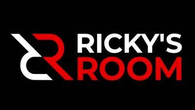 RICKYSROOM Heat from the fire with Ameena Green - drtuber.com
