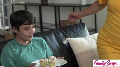 Molly Little - Brianna Bourbon & Molly Little swap brothers & share a sweet treat - sexu.com