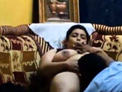 चूत चाटने से गर्लफ्रें - drtuber.com - India