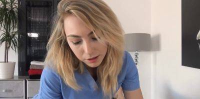 la masseuse se révéle en belle chaudasse (pornhoader ) - txxx.com - France