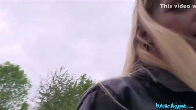 Blonde Teen With Chubby Twat Fucking Outside For Money - hclips.com - Czech Republic