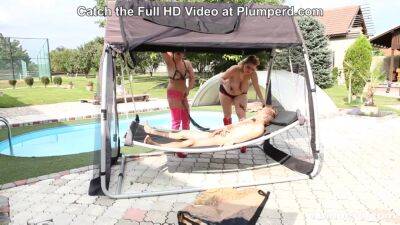 Pool Sandwich - Plumperd - hotmovs.com