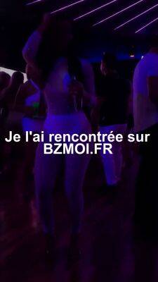 Une belle femme baise avec des inconnus dans un club a glory - drtuber.com - France