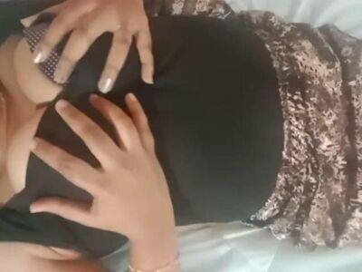 Desi Bhabhi - Fingering pussy honey - sunporno.com