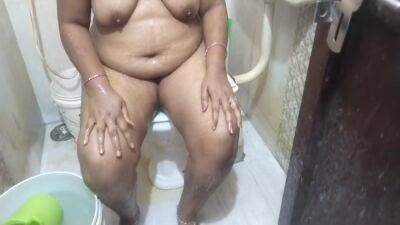 Aunty Bathing Sex - desi-porntube.com - India