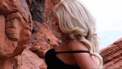 Classy blondie stripping in the desert - drtuber.com