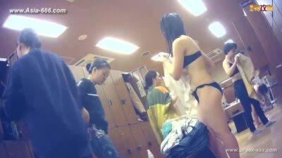 japanese public bathroom changeroom.88 - hotmovs.com - Japan