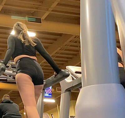 gym candid huge ass - voyeurhit.com