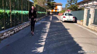 The Seductive Gait of Laura A Bachelor's Dream - drtuber.com